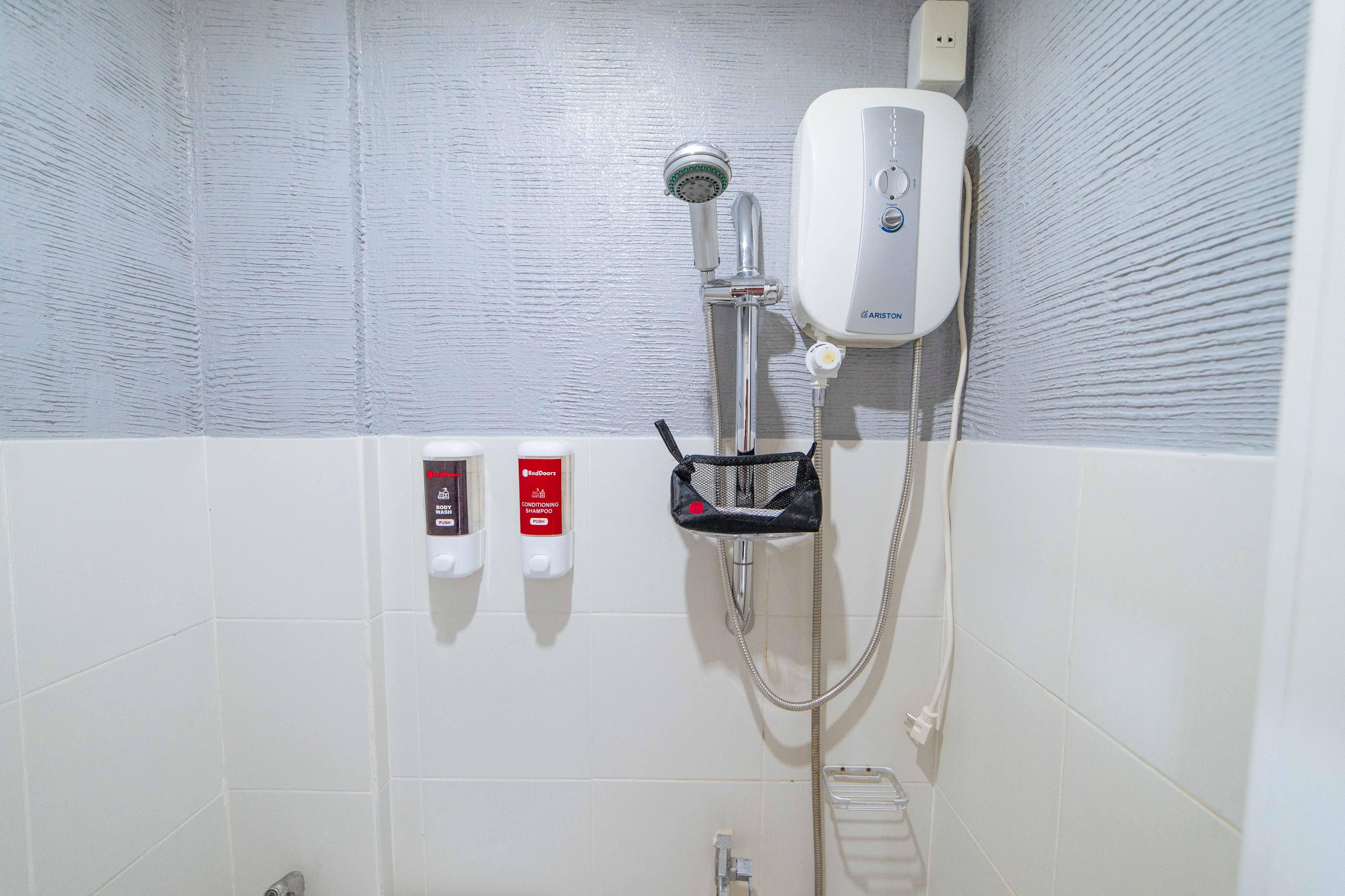 Reddoorz Plus @ Casa Lucia Sindalan San Fernando City Pampanga Екстер'єр фото